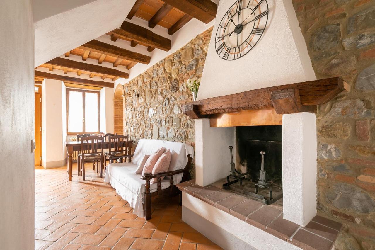 Contignano Noi2+2 Vacanze - App. Andrea מראה חיצוני תמונה