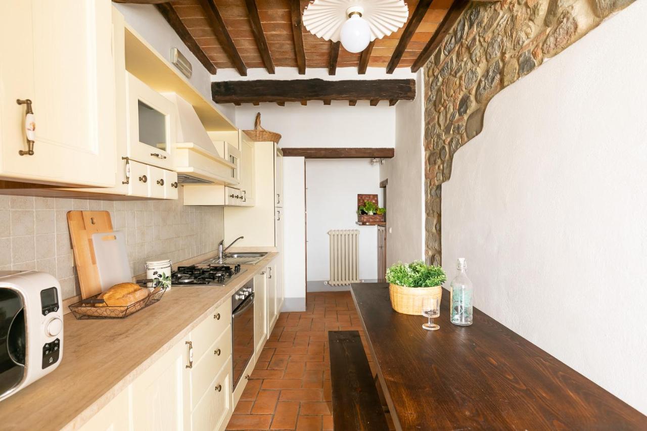 Contignano Noi2+2 Vacanze - App. Andrea מראה חיצוני תמונה